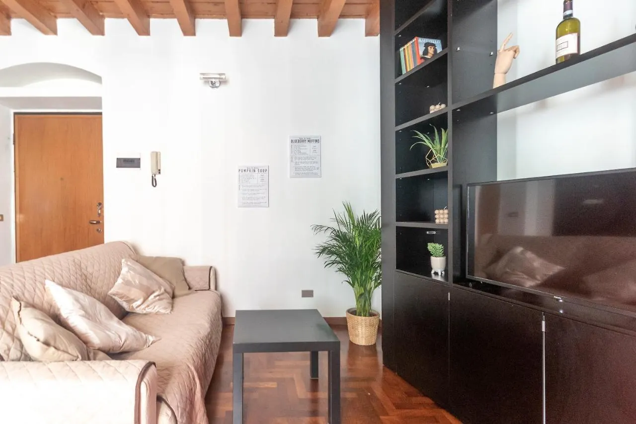 Favoloso Rustico Nel Cuore Di Brera Milan Apartment